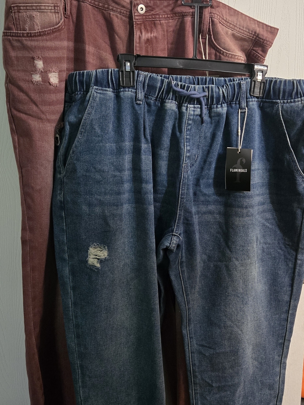 BNWT Womens 18/XXXL Flamingals 2 Pair Distressed Jeans, Blue And Rust.
